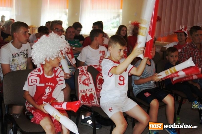 Zdjęcie w galerii na portalu naszwodzislaw.com: Ukraina pokonana! Zobacz jak kibicowali w Gogołowej wiadomości z regionu