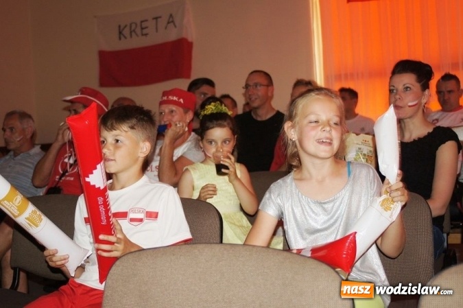 Zdjęcie w galerii na portalu naszwodzislaw.com: Ukraina pokonana! Zobacz jak kibicowali w Gogołowej wiadomości z regionu