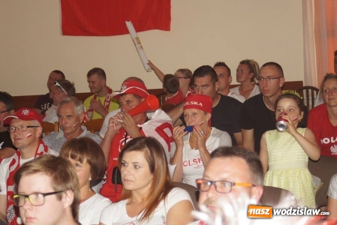 Zdjęcie w galerii na portalu naszwodzislaw.com: Ukraina pokonana! Zobacz jak kibicowali w Gogołowej wiadomości z regionu