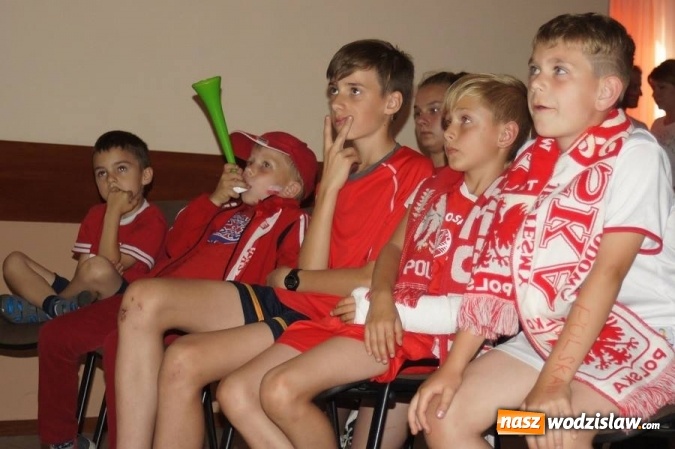 Zdjęcie w galerii na portalu naszwodzislaw.com: Ukraina pokonana! Zobacz jak kibicowali w Gogołowej wiadomości z regionu