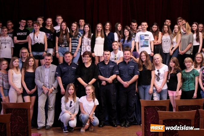 Zdjęcie w galerii na portalu naszwodzislaw.com: Sędzia i policjanci zawitali do wodzisławskiej Jedynki wiadomości z regionu