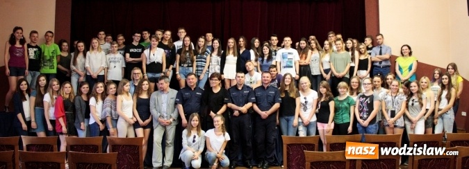 Zdjęcie w galerii na portalu naszwodzislaw.com: Sędzia i policjanci zawitali do wodzisławskiej Jedynki wiadomości z regionu