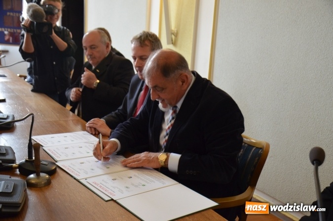 Zdjęcie w galerii na portalu naszwodzislaw.com: W Żywcu podpisano porozumienie na rzecz ochrony powietrza wiadomości z regionu