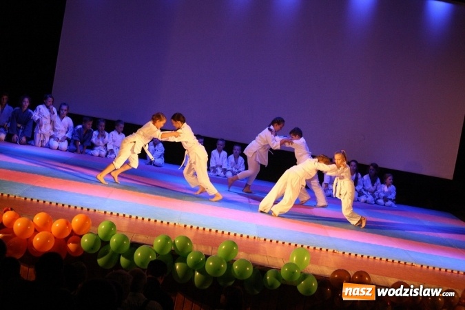 Zdjęcie w galerii na portalu naszwodzislaw.com: Sportowe emocje na deskach WCK. Za nami I Gala Judo Kids wiadomości z regionu