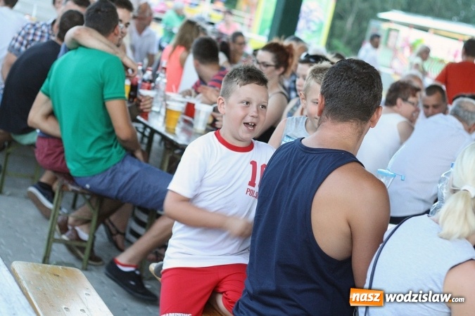 Zdjęcie w galerii na portalu naszwodzislaw.com: God&oacute;w się bawi. Odbył się festyn z okazji Dni Gminy i 600-lecia sołectwa Krostoszowice wiadomości z regionu