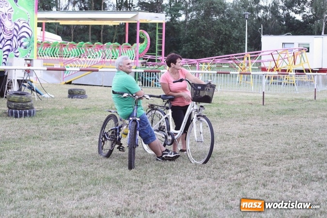 Zdjęcie w galerii na portalu naszwodzislaw.com: God&oacute;w się bawi. Odbył się festyn z okazji Dni Gminy i 600-lecia sołectwa Krostoszowice wiadomości z regionu