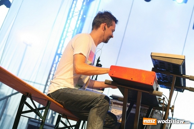 Zdjęcie w galerii na portalu naszwodzislaw.com: God&oacute;w się bawi. Odbył się festyn z okazji Dni Gminy i 600-lecia sołectwa Krostoszowice wiadomości z regionu