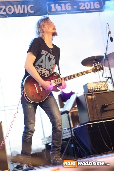 Zdjęcie w galerii na portalu naszwodzislaw.com: God&oacute;w się bawi. Odbył się festyn z okazji Dni Gminy i 600-lecia sołectwa Krostoszowice wiadomości z regionu