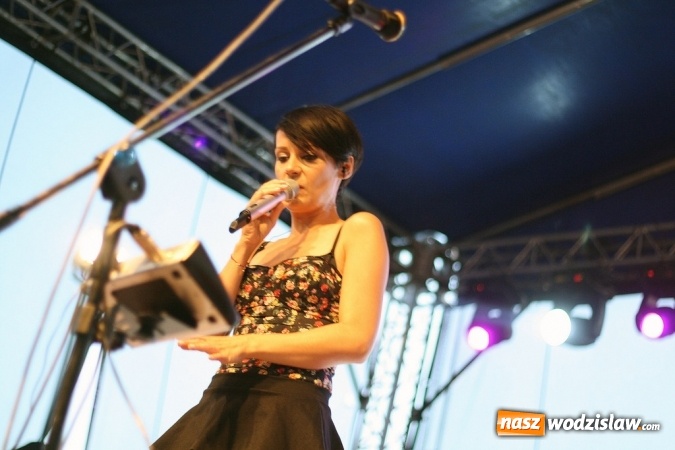 Zdjęcie w galerii na portalu naszwodzislaw.com: God&oacute;w się bawi. Odbył się festyn z okazji Dni Gminy i 600-lecia sołectwa Krostoszowice wiadomości z regionu