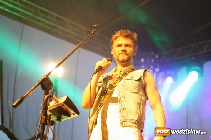 Zdjęcie w galerii na portalu naszwodzislaw.com: God&oacute;w się bawi. Odbył się festyn z okazji Dni Gminy i 600-lecia sołectwa Krostoszowice wiadomości z regionu