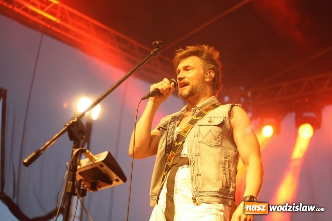 Zdjęcie w galerii na portalu naszwodzislaw.com: God&oacute;w się bawi. Odbył się festyn z okazji Dni Gminy i 600-lecia sołectwa Krostoszowice wiadomości z regionu