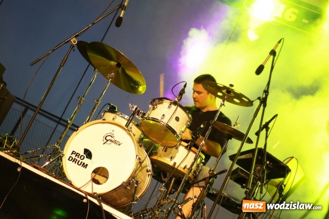 Zdjęcie w galerii na portalu naszwodzislaw.com: God&oacute;w się bawi. Odbył się festyn z okazji Dni Gminy i 600-lecia sołectwa Krostoszowice wiadomości z regionu