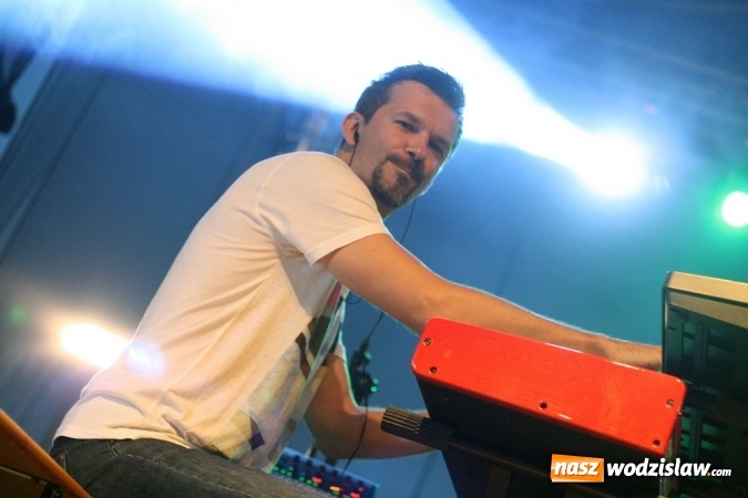 Zdjęcie w galerii na portalu naszwodzislaw.com: God&oacute;w się bawi. Odbył się festyn z okazji Dni Gminy i 600-lecia sołectwa Krostoszowice wiadomości z regionu