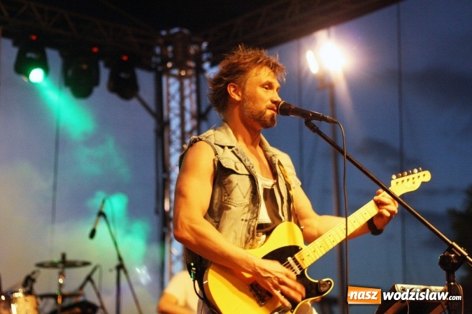 Zdjęcie w galerii na portalu naszwodzislaw.com: God&oacute;w się bawi. Odbył się festyn z okazji Dni Gminy i 600-lecia sołectwa Krostoszowice wiadomości z regionu