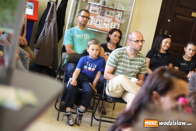 Zdjęcie w galerii na portalu naszwodzislaw.com: Mimo niepogody odbył się V Integracyjny Festyn Nocy Świętojańskiej wiadomości z regionu