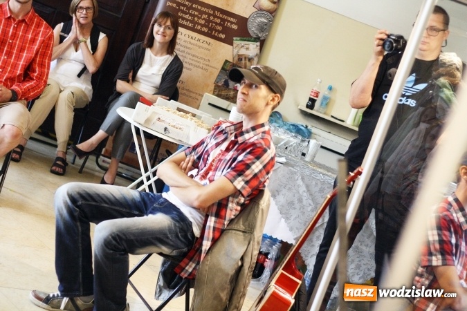 Zdjęcie w galerii na portalu naszwodzislaw.com: Mimo niepogody odbył się V Integracyjny Festyn Nocy Świętojańskiej wiadomości z regionu