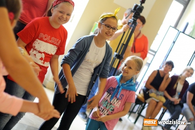 Zdjęcie w galerii na portalu naszwodzislaw.com: Mimo niepogody odbył się V Integracyjny Festyn Nocy Świętojańskiej wiadomości z regionu