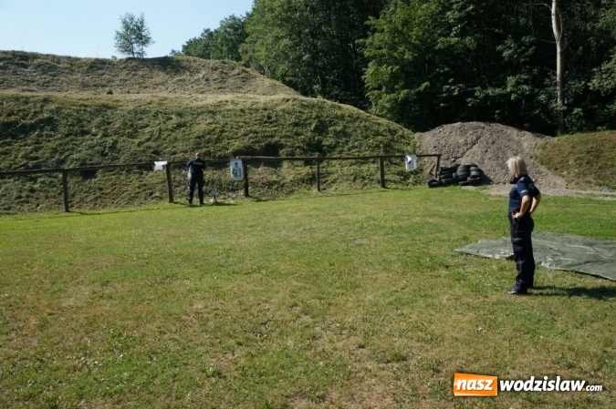 Zdjęcie w galerii na portalu naszwodzislaw.com: Wodzisławscy policjanci doskonalili swoje umiejętności strzeleckie wiadomości z regionu