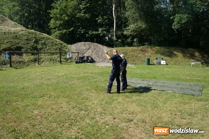 Zdjęcie w galerii na portalu naszwodzislaw.com: Wodzisławscy policjanci doskonalili swoje umiejętności strzeleckie wiadomości z regionu