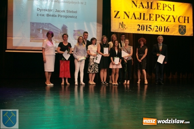 Zdjęcie w galerii na portalu naszwodzislaw.com: Najlepsi z najlepszych 2015/16. Uczniowie z Rydułtów nagrodzeni wiadomości z regionu