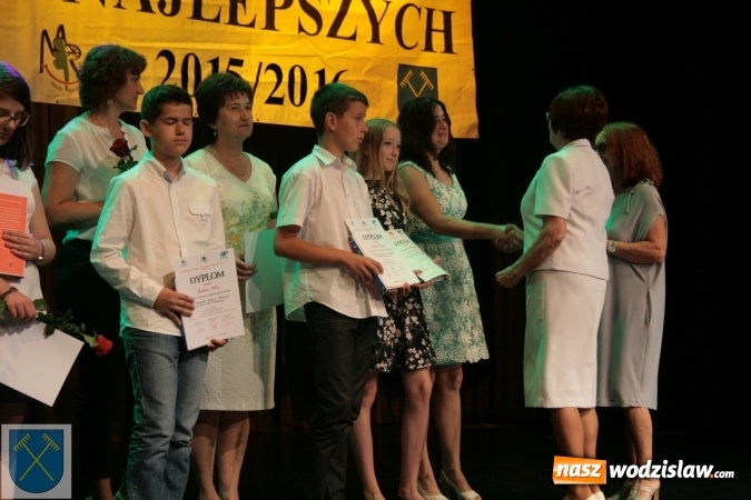 Zdjęcie w galerii na portalu naszwodzislaw.com: Najlepsi z najlepszych 2015/16. Uczniowie z Rydułtów nagrodzeni wiadomości z regionu