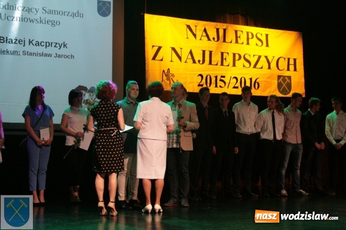 Zdjęcie w galerii na portalu naszwodzislaw.com: Najlepsi z najlepszych 2015/16. Uczniowie z Rydułtów nagrodzeni wiadomości z regionu