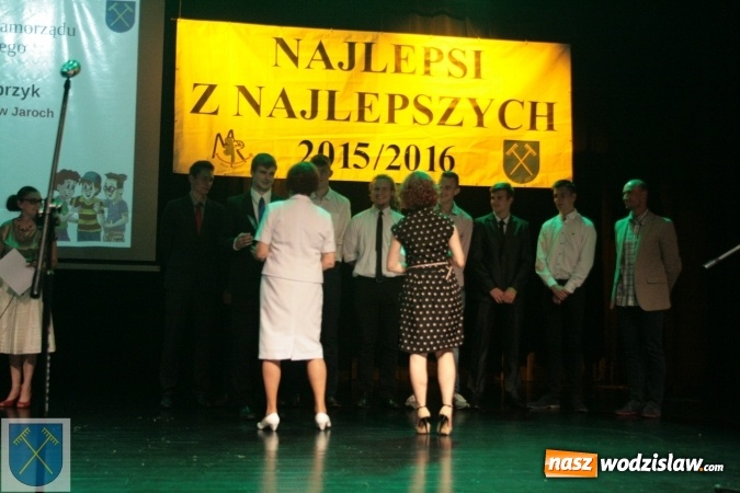 Zdjęcie w galerii na portalu naszwodzislaw.com: Najlepsi z najlepszych 2015/16. Uczniowie z Rydułtów nagrodzeni wiadomości z regionu
