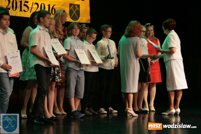 Zdjęcie w galerii na portalu naszwodzislaw.com: Najlepsi z najlepszych 2015/16. Uczniowie z Rydułtów nagrodzeni wiadomości z regionu