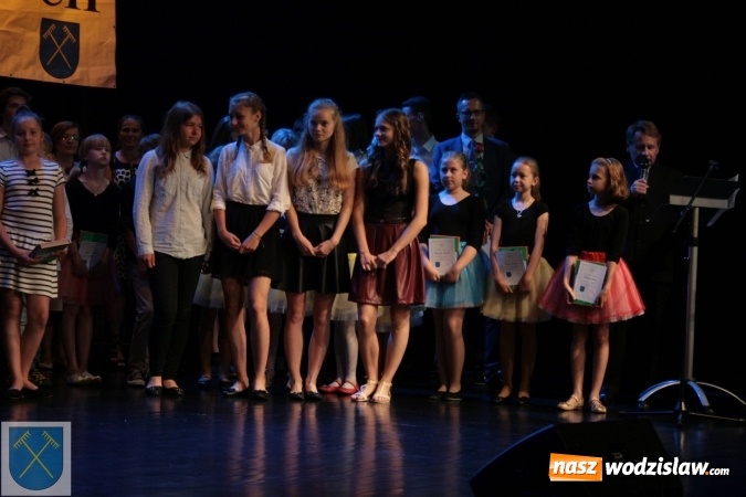 Zdjęcie w galerii na portalu naszwodzislaw.com: Najlepsi z najlepszych 2015/16. Uczniowie z Rydułtów nagrodzeni wiadomości z regionu