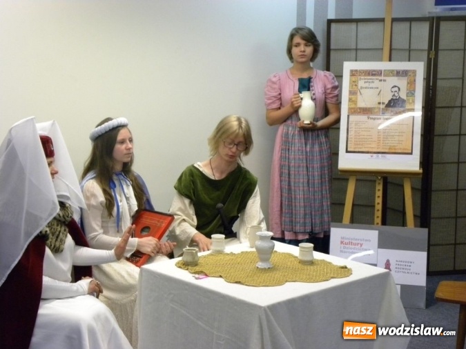 Zdjęcie w galerii na portalu naszwodzislaw.com: Średniowieczne potyczki z Sienkiewiczem – zakończenie projektu wiadomości z regionu