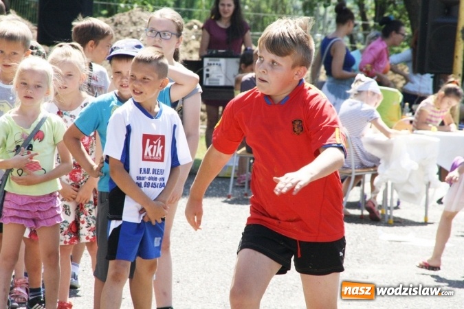 Zdjęcie w galerii na portalu naszwodzislaw.com: Artystyczne Podw&oacute;rko na Wilchwach - fotorelacja wiadomości z regionu