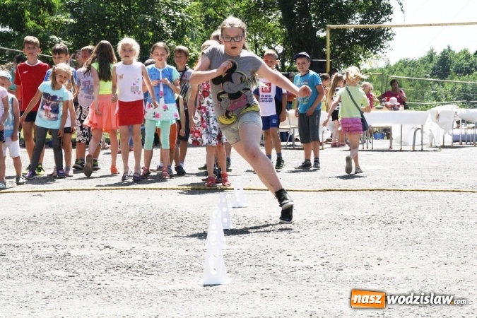 Zdjęcie w galerii na portalu naszwodzislaw.com: Artystyczne Podw&oacute;rko na Wilchwach - fotorelacja wiadomości z regionu