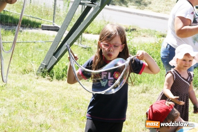 Zdjęcie w galerii na portalu naszwodzislaw.com: Artystyczne Podw&oacute;rko na Wilchwach - fotorelacja wiadomości z regionu