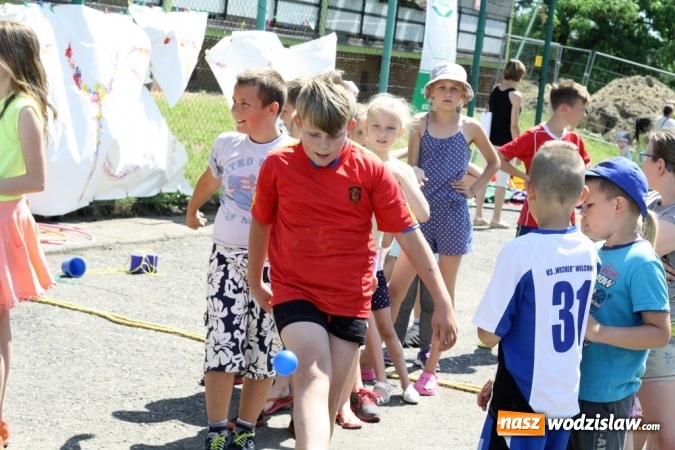 Zdjęcie w galerii na portalu naszwodzislaw.com: Artystyczne Podw&oacute;rko na Wilchwach - fotorelacja wiadomości z regionu