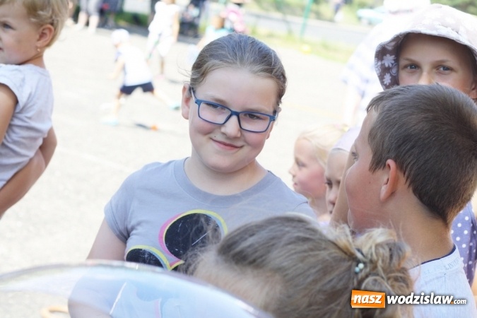 Zdjęcie w galerii na portalu naszwodzislaw.com: Artystyczne Podw&oacute;rko na Wilchwach - fotorelacja wiadomości z regionu