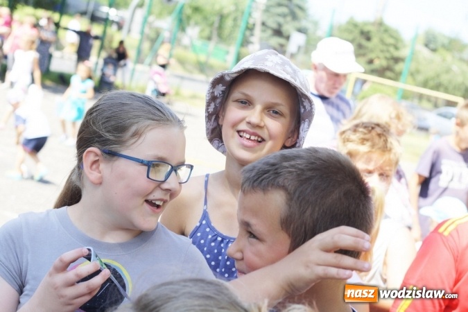 Zdjęcie w galerii na portalu naszwodzislaw.com: Artystyczne Podw&oacute;rko na Wilchwach - fotorelacja wiadomości z regionu