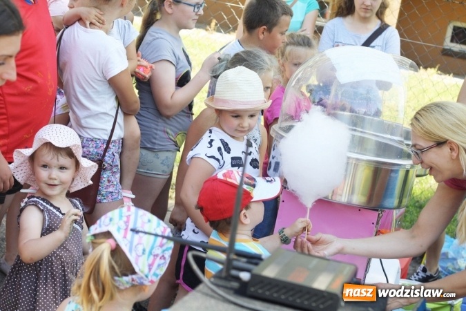 Zdjęcie w galerii na portalu naszwodzislaw.com: Artystyczne Podw&oacute;rko na Wilchwach - fotorelacja wiadomości z regionu