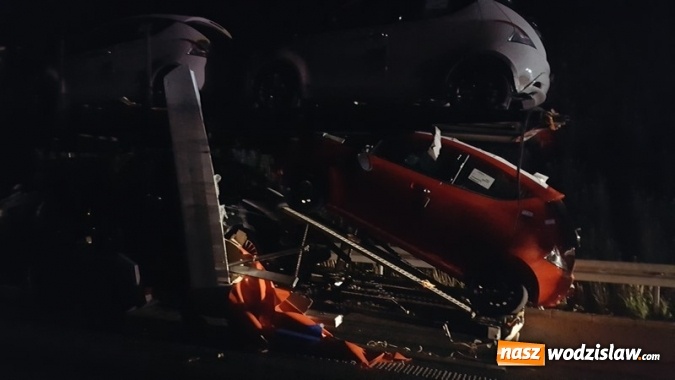 Zdjęcie w galerii na portalu naszwodzislaw.com: To był bardzo pracowity dzień dla wodzisławskich strażaków. Dwa wypadki, pożar i poszukiwanie zaginionych dzieci  wiadomości z regionu