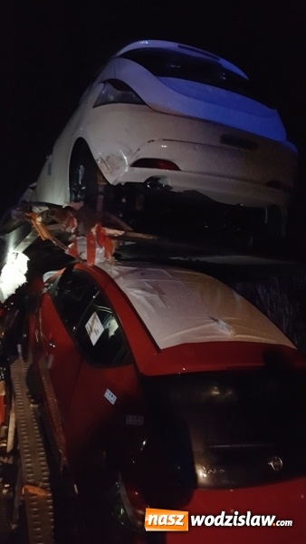 Zdjęcie w galerii na portalu naszwodzislaw.com: To był bardzo pracowity dzień dla wodzisławskich strażaków. Dwa wypadki, pożar i poszukiwanie zaginionych dzieci  wiadomości z regionu