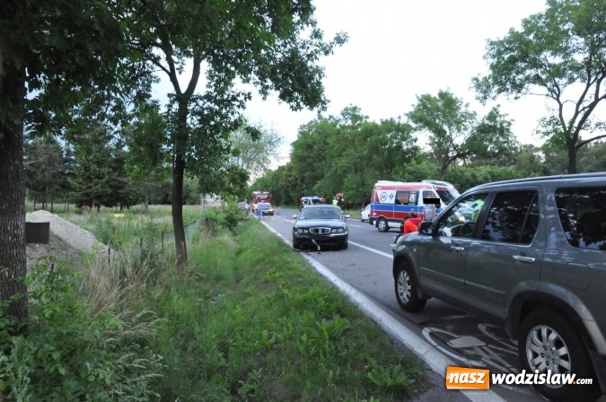 Zdjęcie w galerii na portalu naszwodzislaw.com: Śmiertelny wypadek na trasie Racibórz-Lubomia. Na Brzeskiej motocyklista zderzył się z samochodem rover wiadomości z regionu