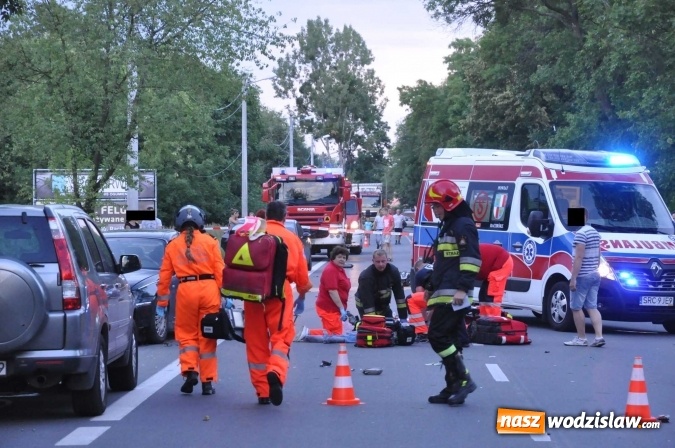 Zdjęcie w galerii na portalu naszwodzislaw.com: Śmiertelny wypadek na trasie Racibórz-Lubomia. Na Brzeskiej motocyklista zderzył się z samochodem rover wiadomości z regionu