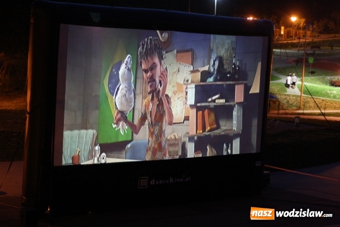 Zdjęcie w galerii na portalu naszwodzislaw.com: Rodzinny Park Rozrywki zamienił się w salę kinową wiadomości z regionu