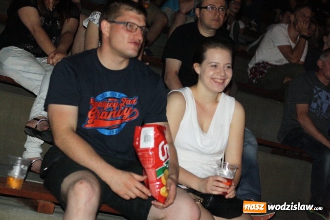 Zdjęcie w galerii na portalu naszwodzislaw.com: Rodzinny Park Rozrywki zamienił się w salę kinową wiadomości z regionu