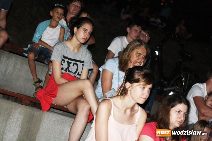 Zdjęcie w galerii na portalu naszwodzislaw.com: Rodzinny Park Rozrywki zamienił się w salę kinową wiadomości z regionu