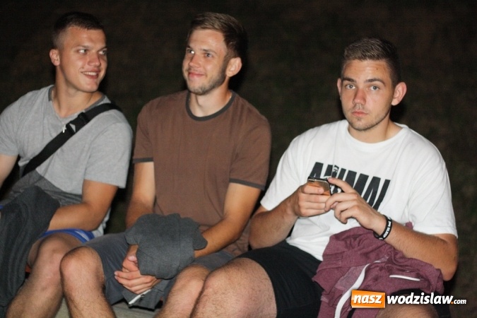 Zdjęcie w galerii na portalu naszwodzislaw.com: Rodzinny Park Rozrywki zamienił się w salę kinową wiadomości z regionu