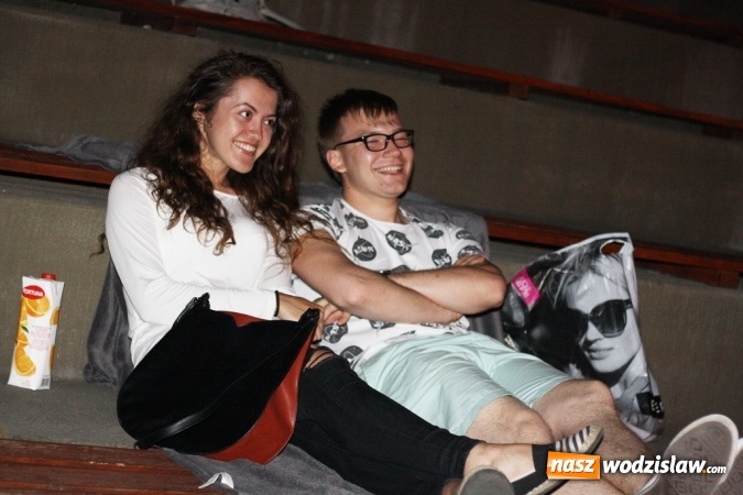 Zdjęcie w galerii na portalu naszwodzislaw.com: Rodzinny Park Rozrywki zamienił się w salę kinową wiadomości z regionu