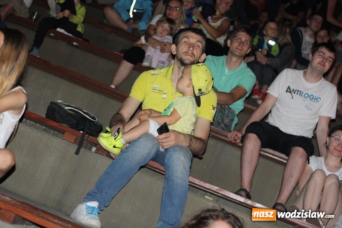 Zdjęcie w galerii na portalu naszwodzislaw.com: Rodzinny Park Rozrywki zamienił się w salę kinową wiadomości z regionu