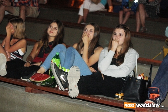 Zdjęcie w galerii na portalu naszwodzislaw.com: Rodzinny Park Rozrywki zamienił się w salę kinową wiadomości z regionu