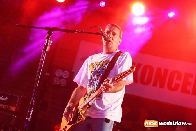 Zdjęcie w galerii na portalu naszwodzislaw.com: Godów: Mocne rockowe brzmienia królowały w muszli koncertowej wiadomości z regionu