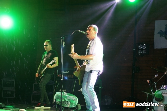 Zdjęcie w galerii na portalu naszwodzislaw.com: Godów: Mocne rockowe brzmienia królowały w muszli koncertowej wiadomości z regionu
